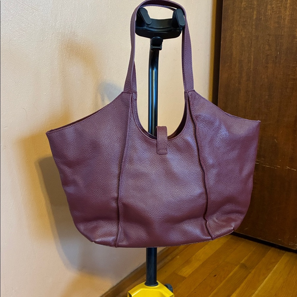 Classic Pebbled Leather Shoulder Bag in Plum - Picture 4 of 8